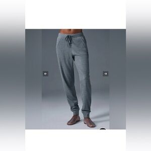 NWT ALO yoga Muse lounge pants 🔥